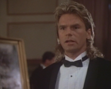 Angus MacGyver Trucs et Astuces - 5x09 Un Paysage d'Anvers - MacGyver en tenu de d�guisement comme il le dit si bien.
